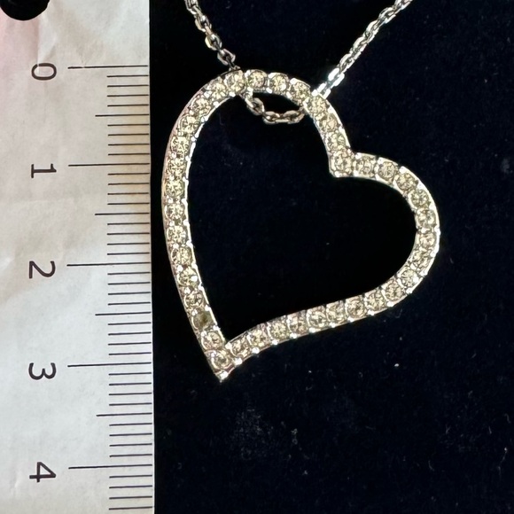 【Swarovski】 Swan Silver Tone and White Crystal Heart Pendant Necklace 15" - Picture 6 of 6